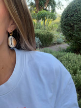 Charger l'image dans la galerie, Boucle d’oreilles Cauris