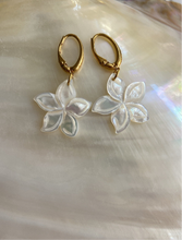 Charger l'image dans la galerie, Boucles d'oreilles Hibiscus