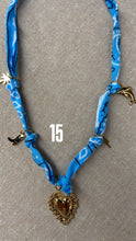 Charger l&#39;image dans la galerie, Collier Bandana
