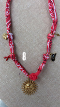 Charger l&#39;image dans la galerie, Collier Bandana

