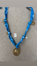Charger l&#39;image dans la galerie, Collier Bandana
