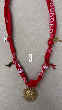 Charger l&#39;image dans la galerie, Collier Bandana
