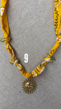 Charger l&#39;image dans la galerie, Collier Bandana
