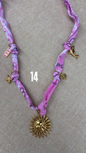 Charger l&#39;image dans la galerie, Collier Bandana
